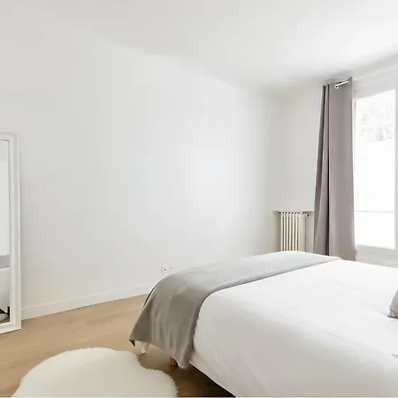 Appartement Trocadero - Elegant 1br - Sleeps 5 Parijs