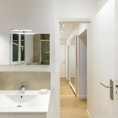 Trocadero - Elegant 1br - Sleeps 5 Appartement